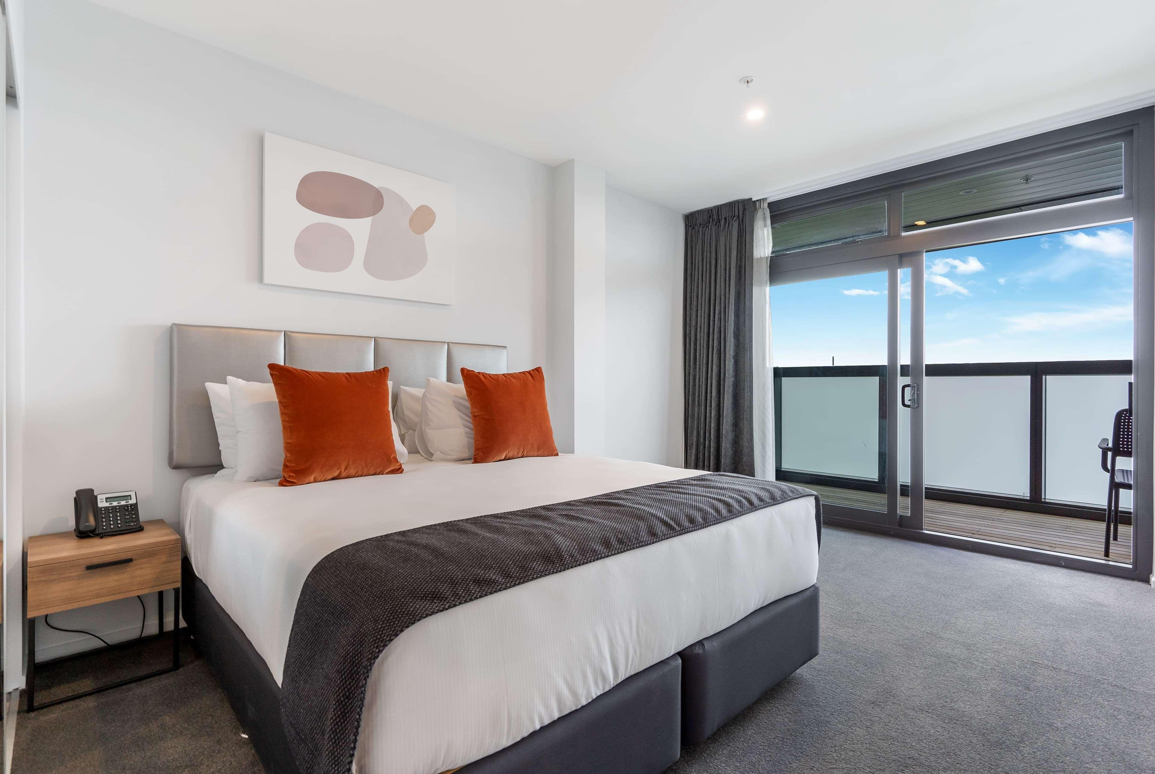 Ramada By Wyndham Newmarket אוקלנד מראה חיצוני תמונה
